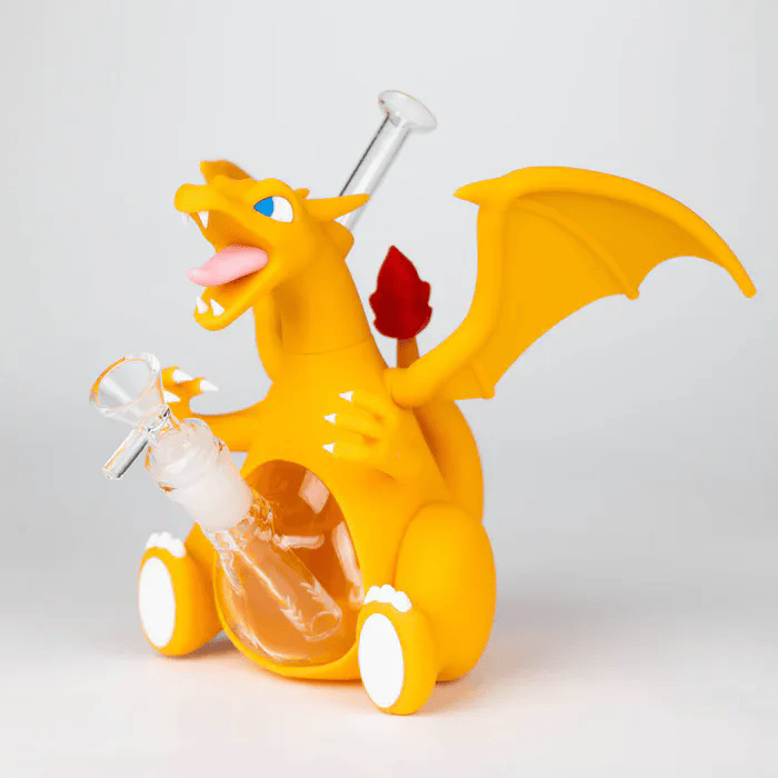 6.5 inch silicone Charizard water pipe with dragon-themed design